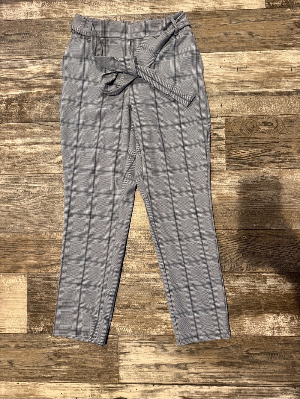 Women's Gray Plaid Ankle Pants with Tie